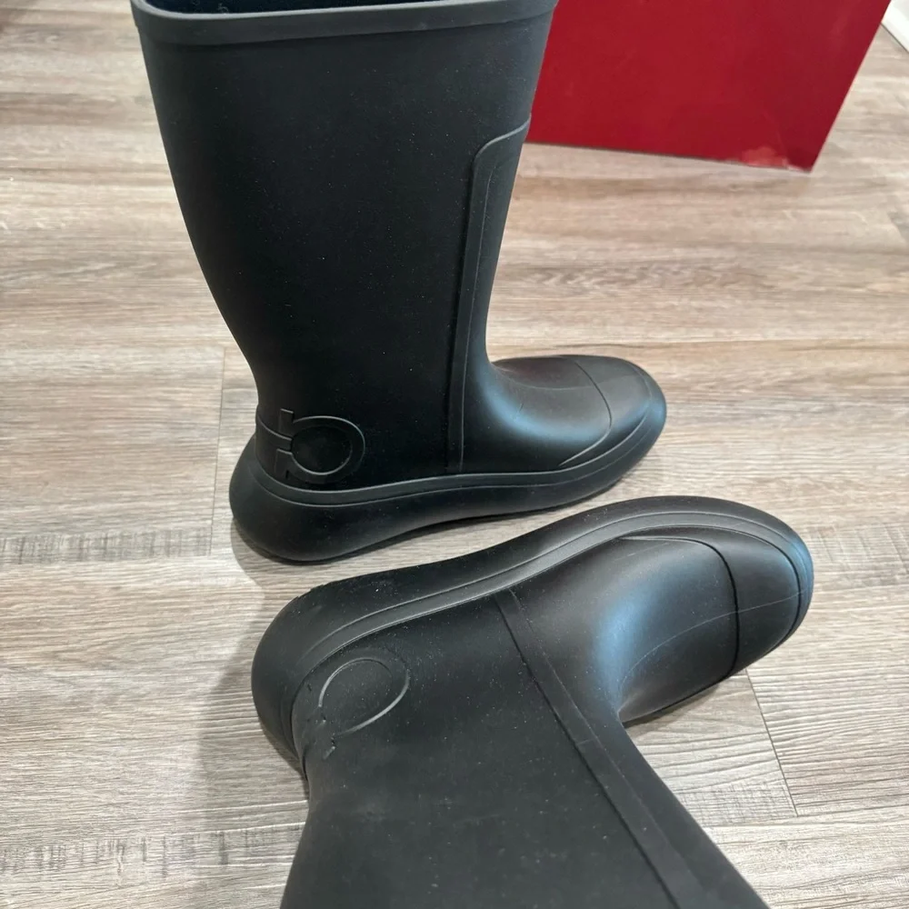 Salvatore Ferragamo Gancini Logo Rubber Rainboots
